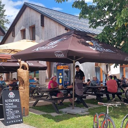 Penzion A Restaurace U Sousedu Strazny Esterno foto