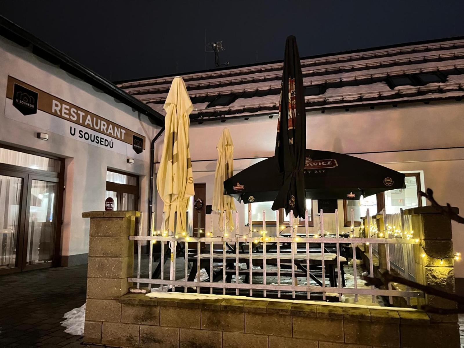 Penzion A Restaurace U Sousedu Strazny Esterno foto