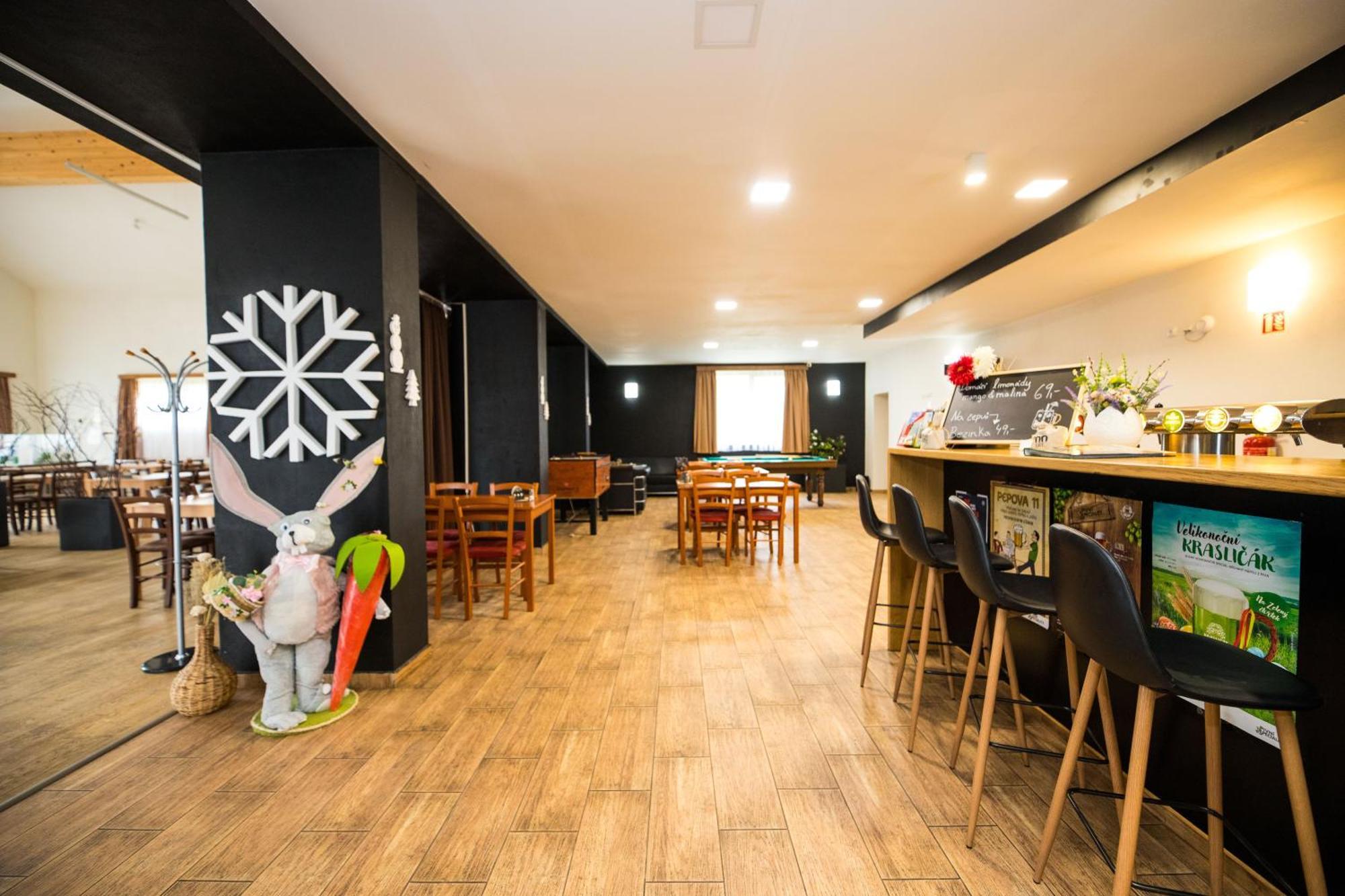 Penzion A Restaurace U Sousedu Strazny Esterno foto